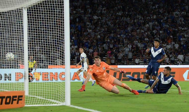 Talleres se quedó con un duelo clave ante Vélez en el Kempes.