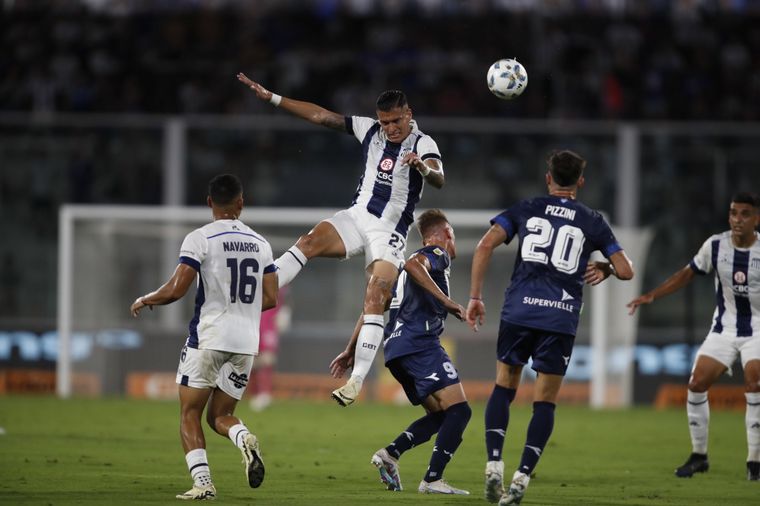 Talleres se quedó con un duelo clave ante Vélez en el Kempes.