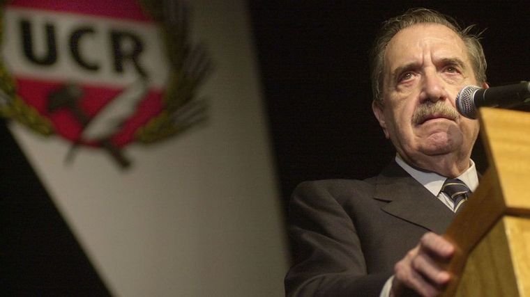 FOTO: Raúl Alfonsín anticipó en Cadena 3 la política de Néstor Kirchner (Foto: Perfil).