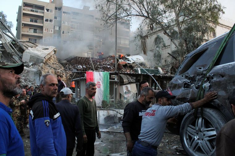 FOTO: Israel bombardeó la embajada de Irán en Siria