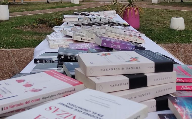 FOTO: Feria del Libro en Hersilia, Santa Fe.
