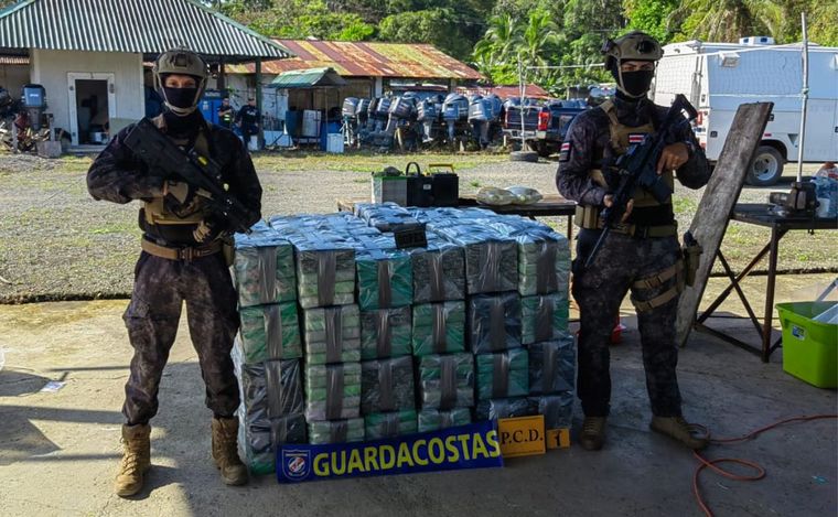 FOTO: Las fuerzas colombianas en plena lucha contra el narcotráfico.