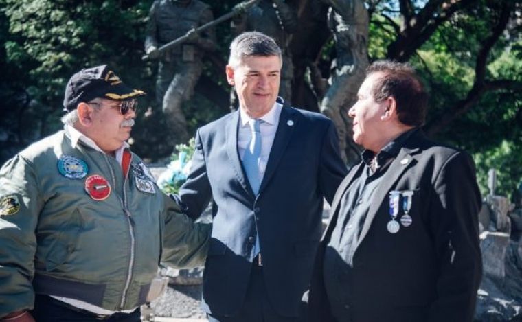 Daniel Passerini encabezó los actos por Malvinas en la ciudad de Córdoba. (Prensa)