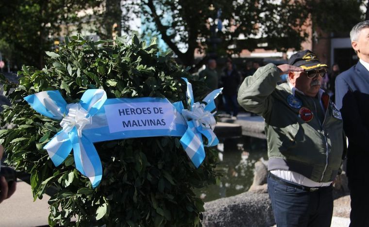 FOTO: Homenajes en Córdoba a 42 años de Malvinas. (Foto: Daniel Cáceres/Cadena 3)