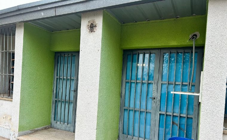 Robaron los aires acondicionados en un jardín de Córdoba. (Lucía González/Cadena 3)