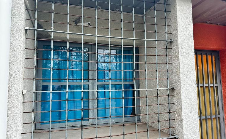 Robaron los aires acondicionados en un jardín de Córdoba. (Lucía González/Cadena 3)