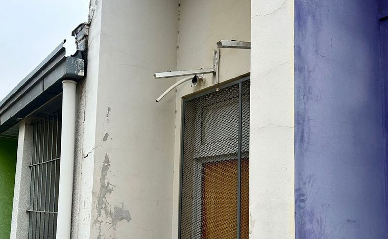 Robaron los aires acondicionados en un jardín de Córdoba. (Lucía González/Cadena 3)