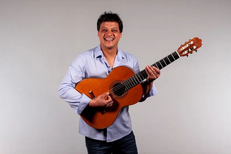 FOTO: Lisandro Bertín: un cantor de pura cepa con sus cuecas y tonadas