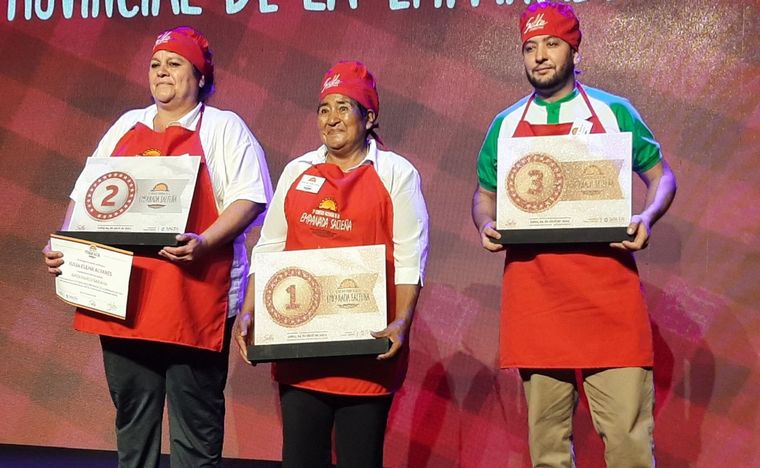 Ester del Valle López ganó el Concurso de la Empanada Salteña a sus 71 años.