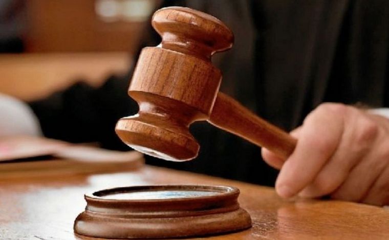 La Justicia posibilita adoptar a una familia que no tenía para pagar un abogado.