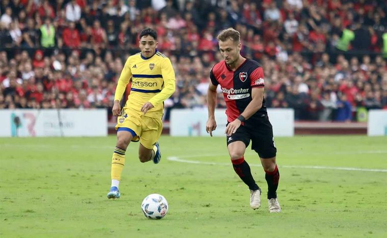 Newell's vs. Boca. Copa de la Liga Profesional.