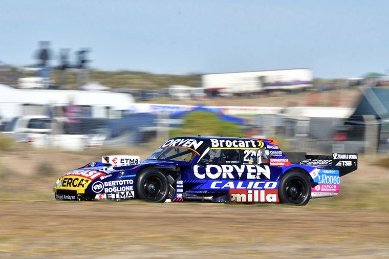 FOTO: El rionegrino Urcera con Ford ganó la serie mas rápida en Neuquén.