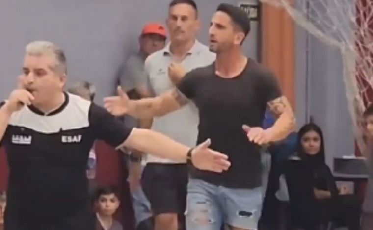 Hernán Grana protagonizó un escándalo en un partido de fútbol infantil. 