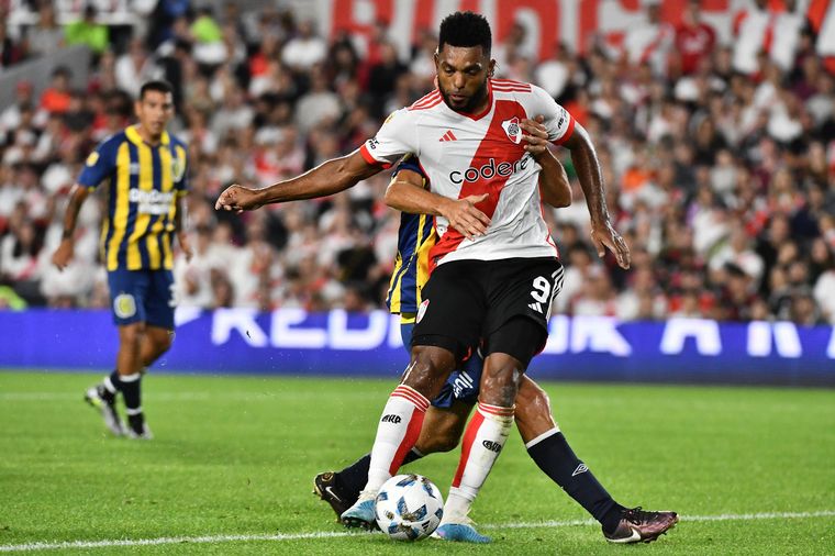 Borja anotó dos goles ante Central en el Monumental. (Foto: CARP)