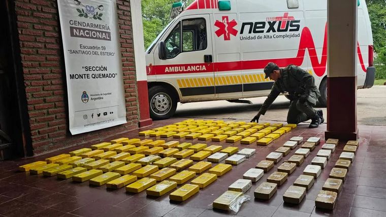 FOTO: Secuestraron 134 kilos de cocaína en una ambulancia en Santiago del Estero