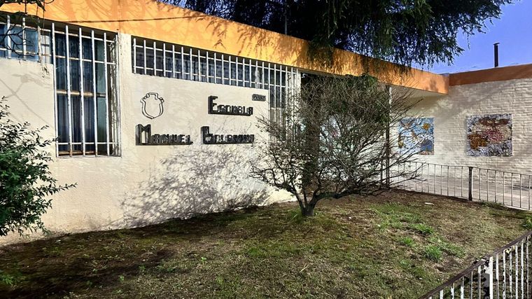 Robaron en una escuela de barrio Parque Vélez Sarsfield