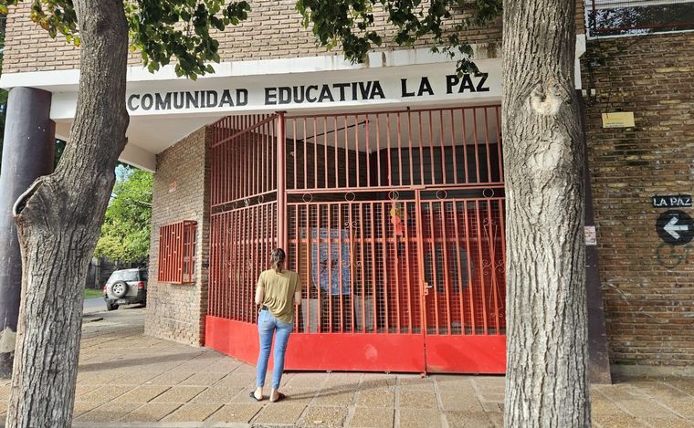 La escuela amenazada debió cerrar sus puertas.
