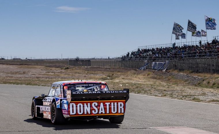 Todos vieron de atrás a Urcera en 'Centenario', la pista donde comenzó a correr