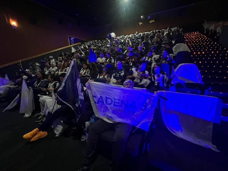 Te vi en el cine: buscate en la sala de cines dino viendo a Talleres