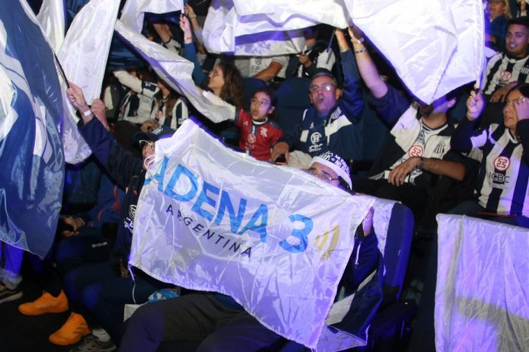 Te vi en el cine: buscate en la sala de cines dino viendo a Talleres