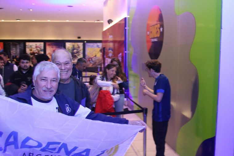 Te vi en el cine: buscate en la sala de cines dino viendo a Talleres