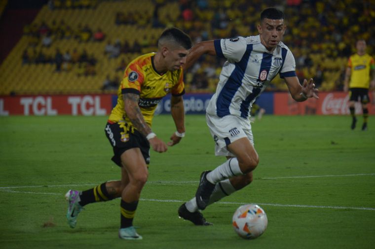 Talleres se trajo un punto clave de Ecuador. 