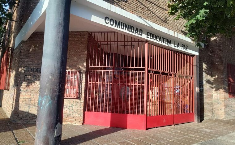La escuela fue amenazada y decidió suspender las clases.