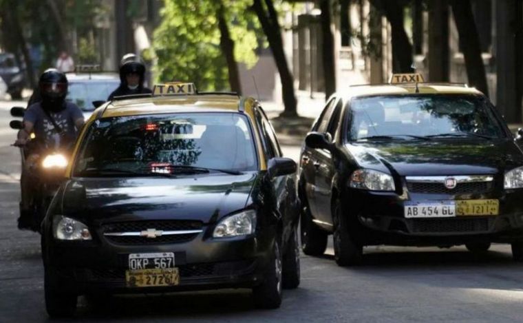 FOTO: Los taxistas piden un aumento tarifario.