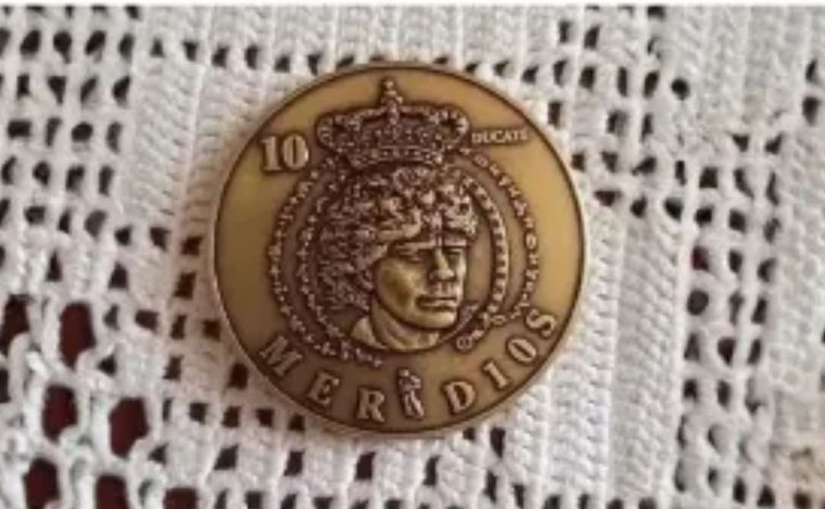 FOTO: Un ducado con la cara de Maradona equivale a un euro.