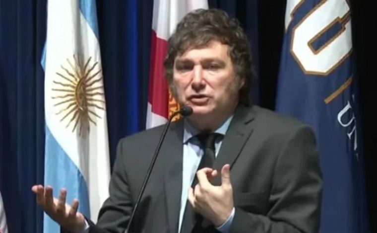 Milei durante una exposición ante alumnos de la Universidad de Florida, en Miami.