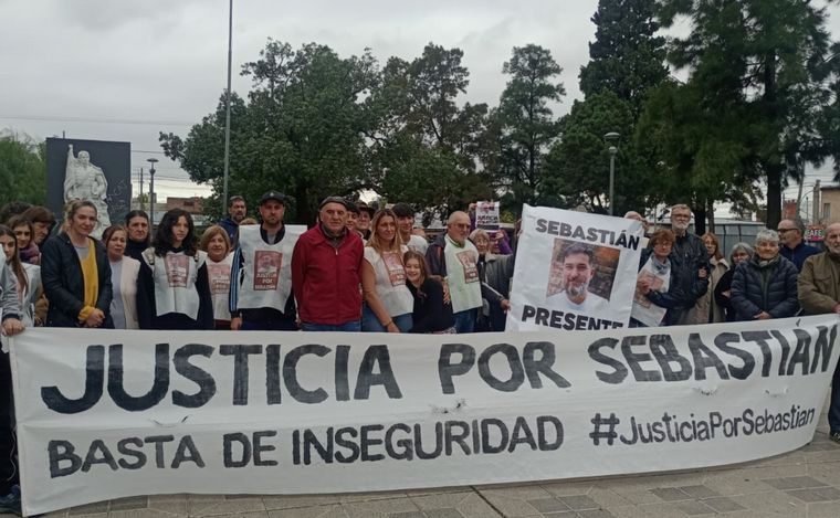 FOTO: Movilización en Yofre: reclaman seguridad y justicia por Sebastián Villarreal.