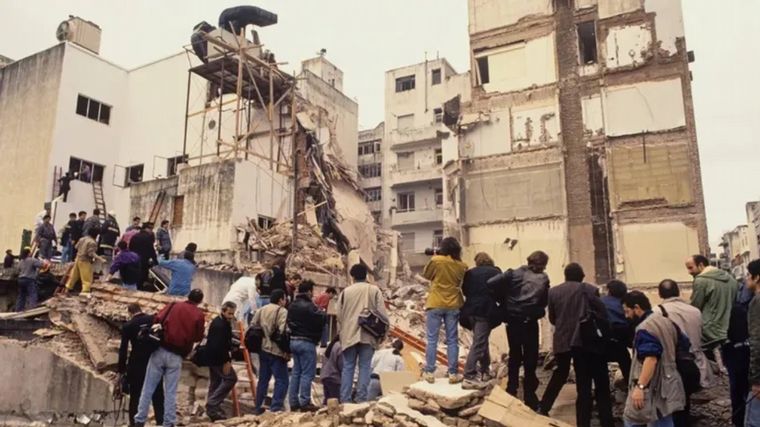FOTO: El atentado de la AMIA causó la muerte de 22 personas