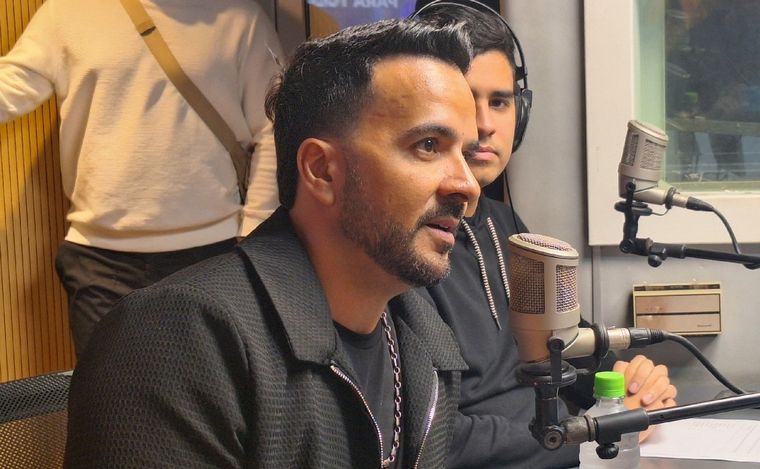 Luis Fonsi, en los estudios de Cadena 3.