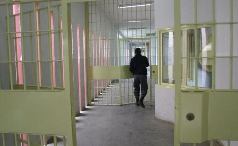 FOTO: Psiquiatra explica cómo tratar a un detenido con patologías psiquiátricas.