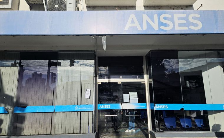 FOTO: La sede de Anses, cerrada por falta de electricidad.