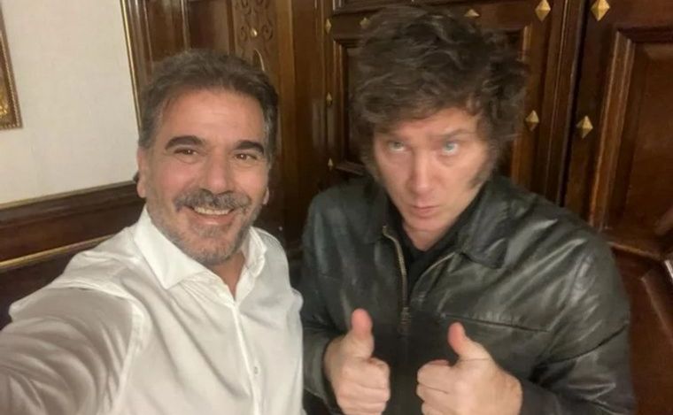 Cristian Ritondo, presidente del bloque del PRO en Diputados, junto a Milei.