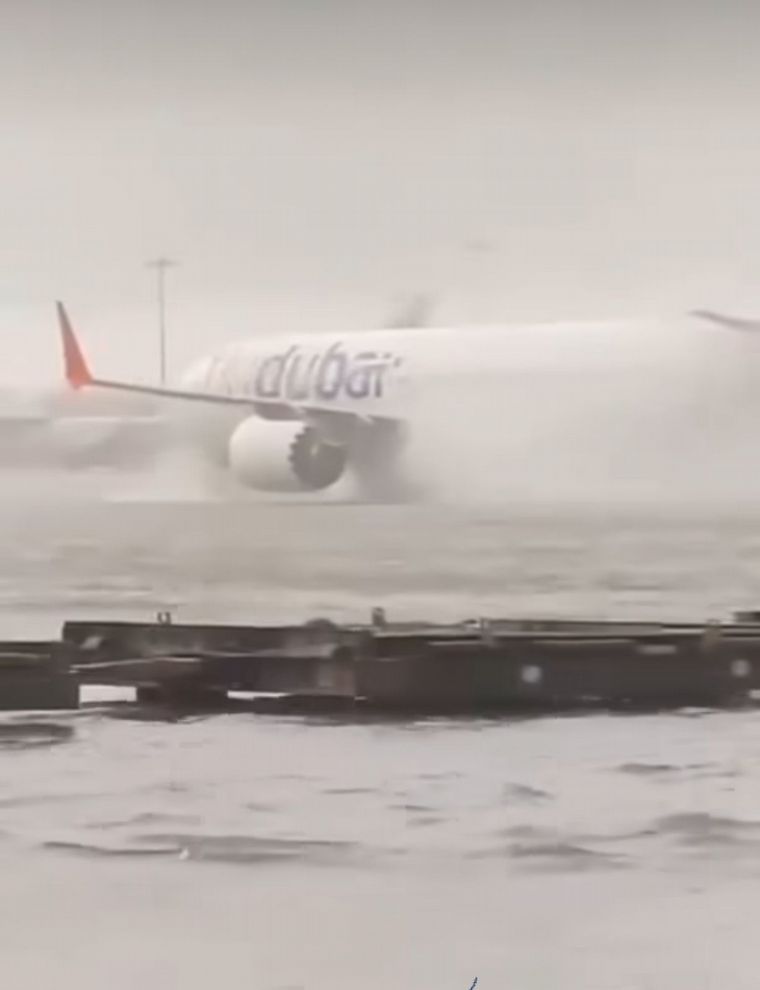 Dubái tras las severas inundaciones causa dudas la siembra de nubes