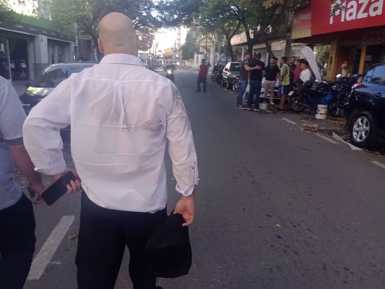 FOTO: Un taxista sufrió un millonario robo en el centro de Córdoba.