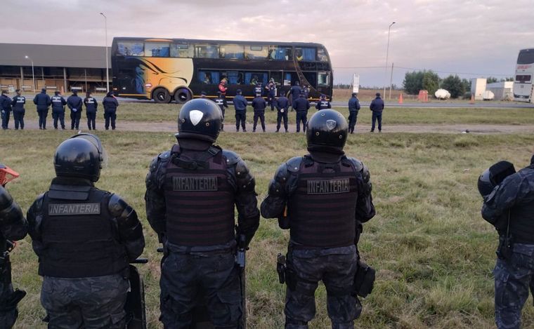La Policía sustrajo distintos elementos.  