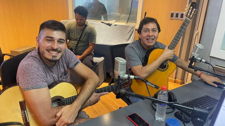 FOTO: Dúo de cantautores salteños, Tucán y Chaya, se presentan en Córdoba