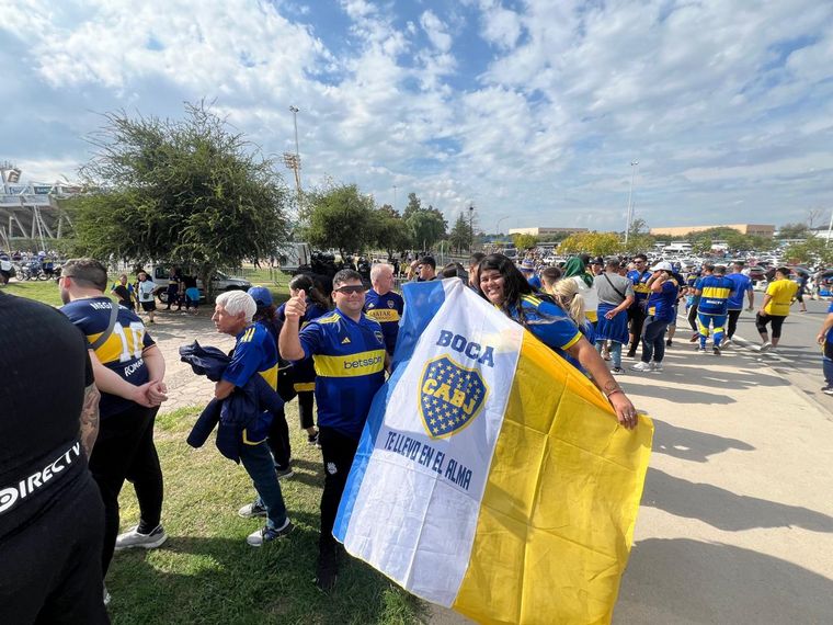 Hinchas de Boca y River en la previa del partido. 