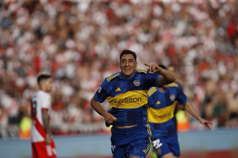 Merentiel celebra ante River.