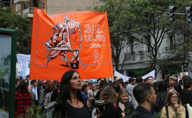 Marcha universitaria en Córdoba. (Foto: Daniel Cáceres/Cadena 3)