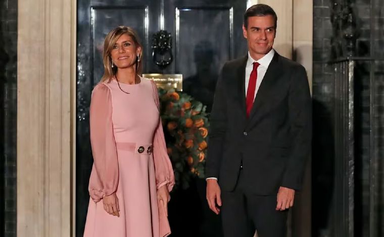 FOTO: Begoña Gómez y Pedro Sánchez. (Foto: AP)