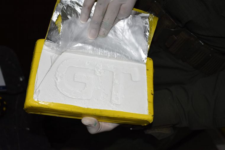 FOTO: El secuestro de la cocaína con el sello 