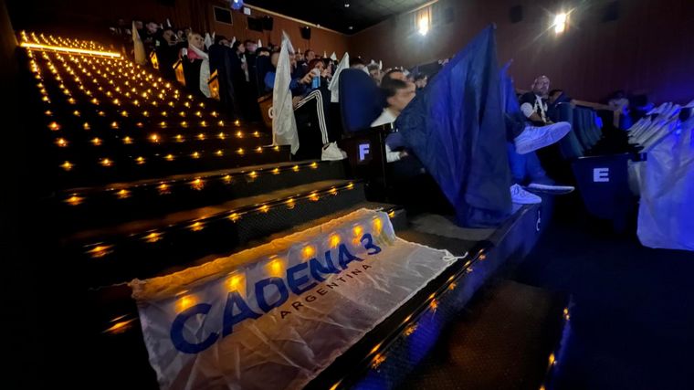 Te vi en el cine: buscate en la sala de Cadena 3 viendo a Talleres