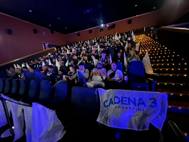 Te vi en el cine: buscate en la sala de Cadena 3 viendo a Talleres