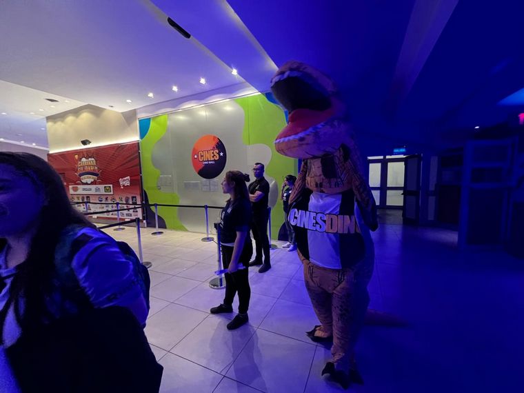 Te vi en el cine: buscate en la sala de Cadena 3 viendo a Talleres