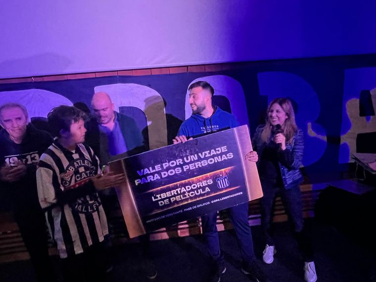 Te vi en el cine: buscate en la sala de Cadena 3 viendo a Talleres