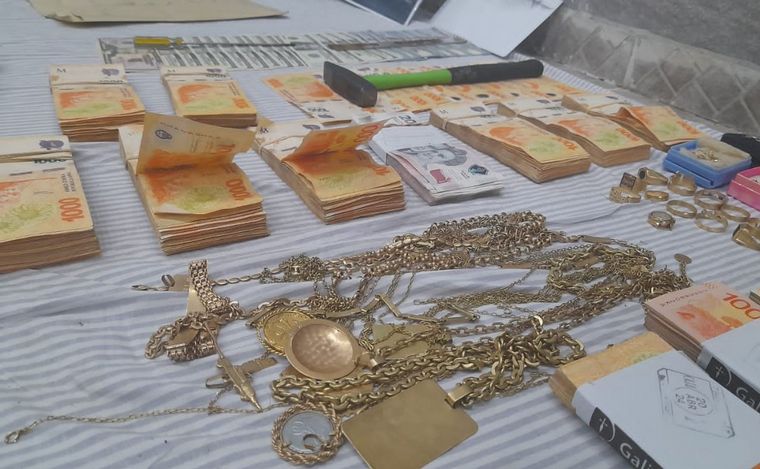 Secuestraron droga y un arsenal a banda que opera en el oeste de Rosario. 